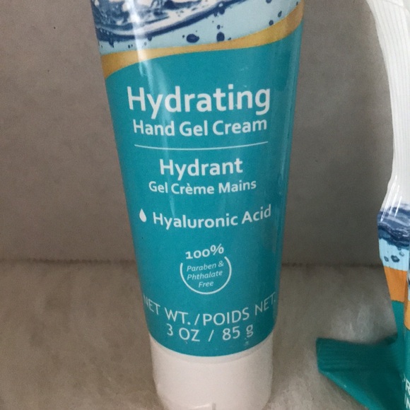 Hydrating facial wipes and hand gel cream - Picture 3 of 5